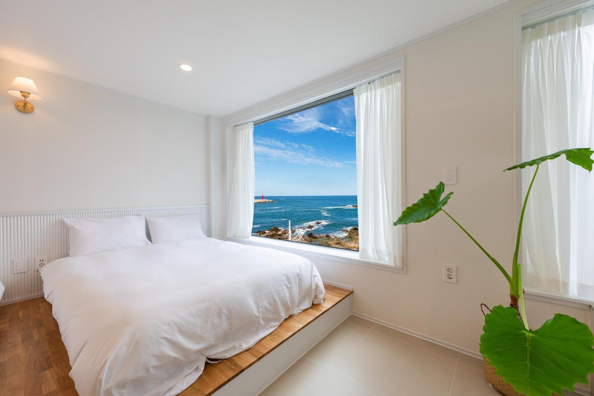 Gangneung Hue Pension Ocean View, Spa, Couple Room photo