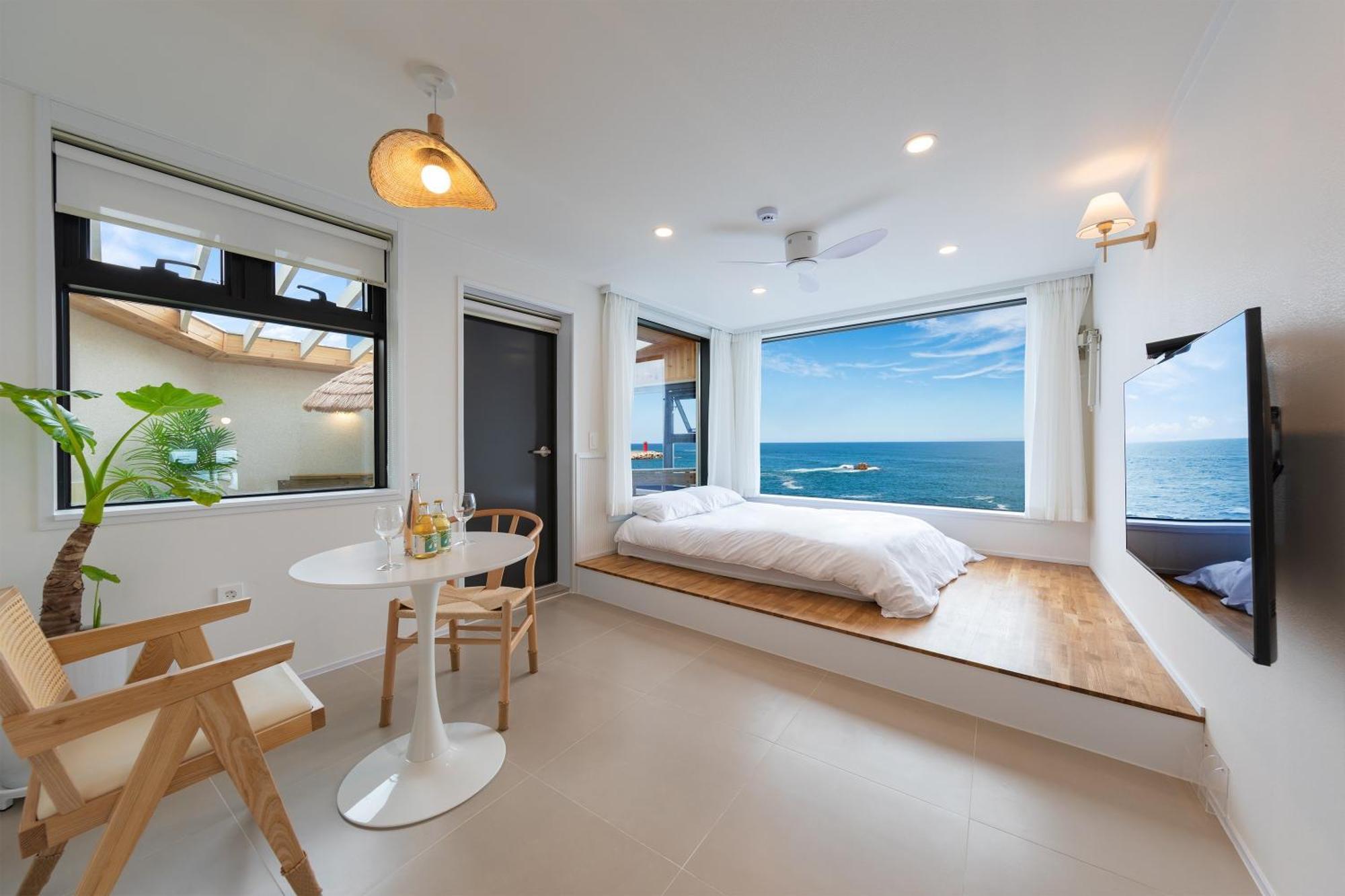 Gangneung Hue Pension Ocean View, Spa, Couple Room photo